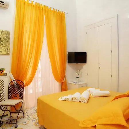 Bed & Breakfast Le Vie Di Naples