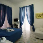 Le Vie Di 4* נאפולי