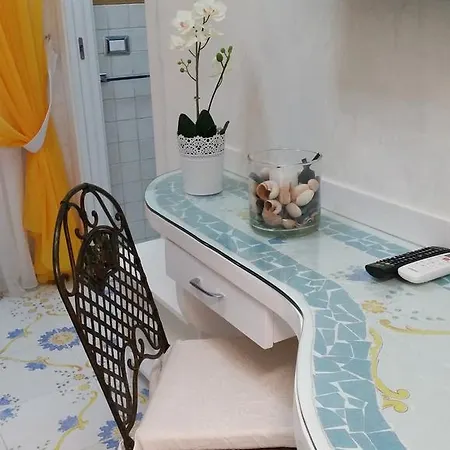 那不勒斯勒维迪住宿加早餐旅馆 4* 那不勒斯