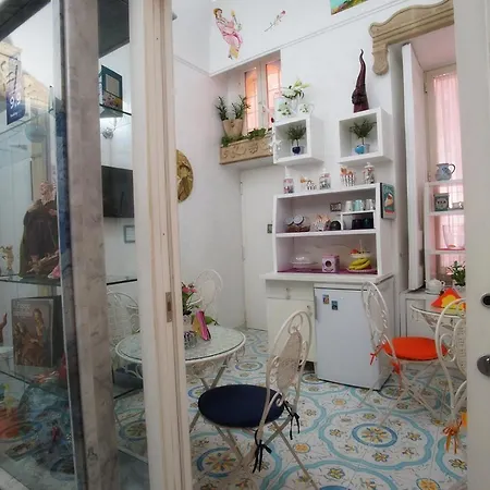 那不勒斯勒维迪住宿加早餐旅馆 4*