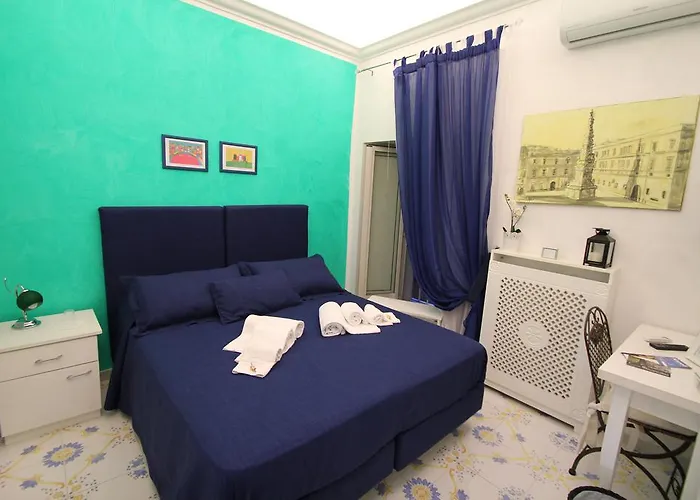 Le Vie Di 4* Neapol