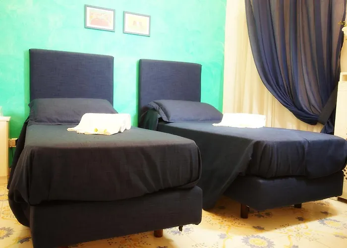 Le Vie Di 4* Neapol